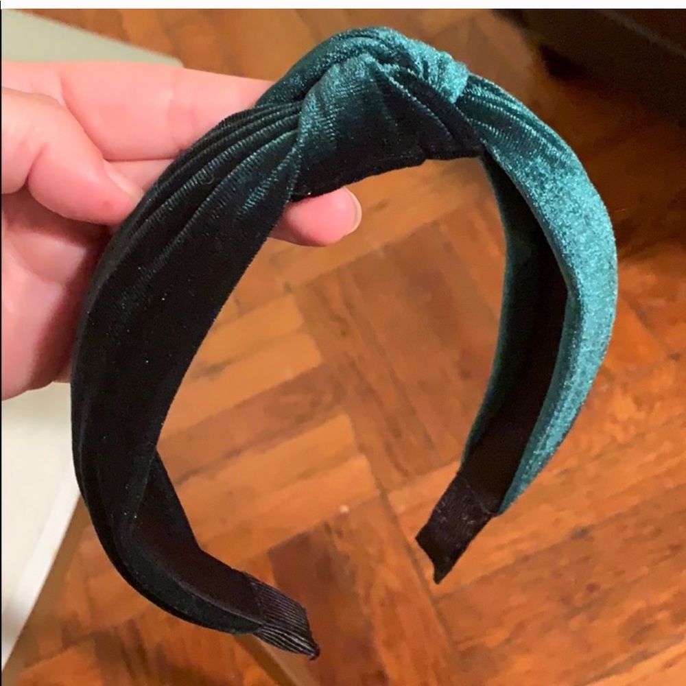 Green Velvet Turban Knotted Headband - Picture 2 of 4